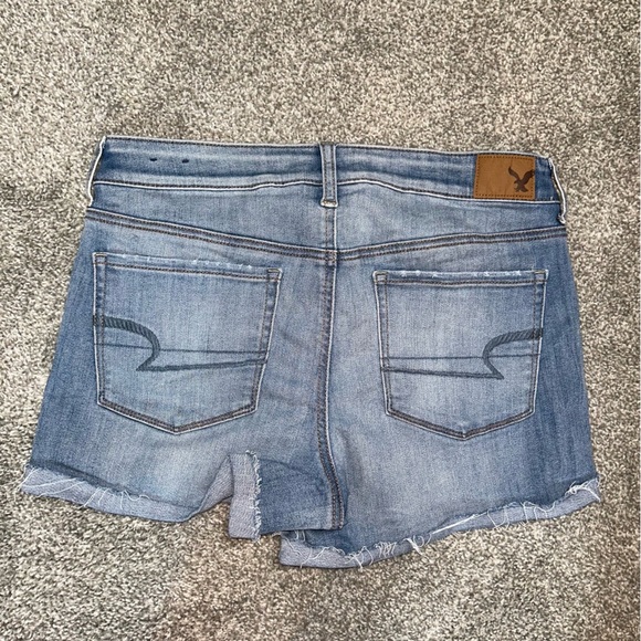 American Eagle Shorts - Picture 2 of 4